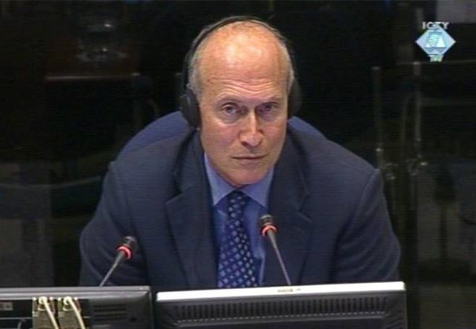 Dr Eric Baccard procès Milosevic