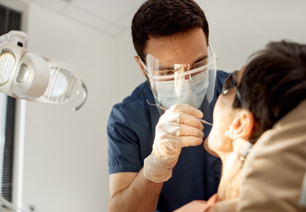 Dentiste_Seventyfour_adobestock