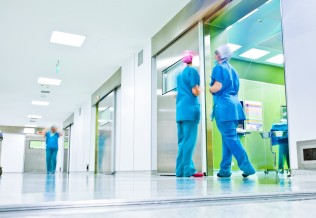 couloir d'hôpital