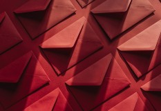 lettres rouges